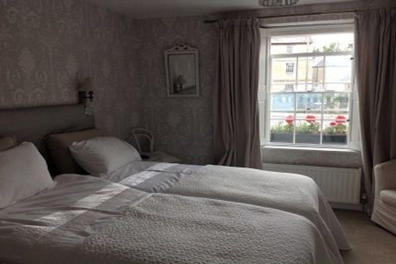 Wisteria House B&B Chippenham  Exteriör bild